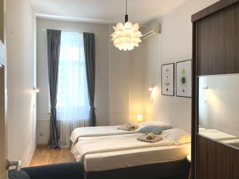 City Break Apartments Chic And Luxury Beograd Bagian luar foto